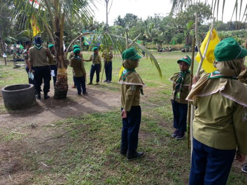 Kemah Karang Asri Kelas 5_045